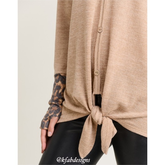 ❤️LAST 1! Neutral V Neck, Button Up, Tie Front Thumb Hole, Leopard Contrast Top - Picture 6 of 6